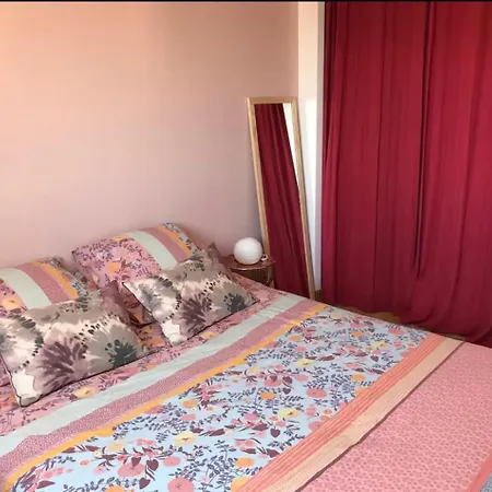 F2 Avec Balcon Vue Apartmán